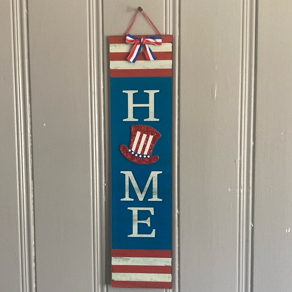 NWT Vertical Wooden HOME 🎩 Patriotic Hanging Decoration Sign - Picture 3 of 17